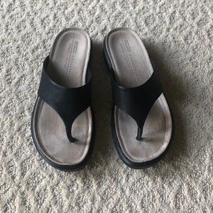 Ecco Black Leather Flip Flops Sandals